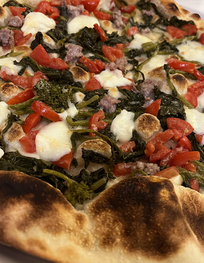 Forno a legna acceso